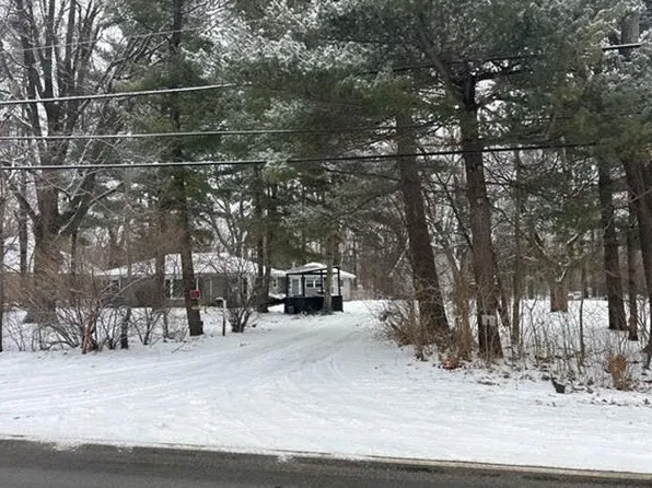 2681 Waldron Rd, Kankakee, IL 60901