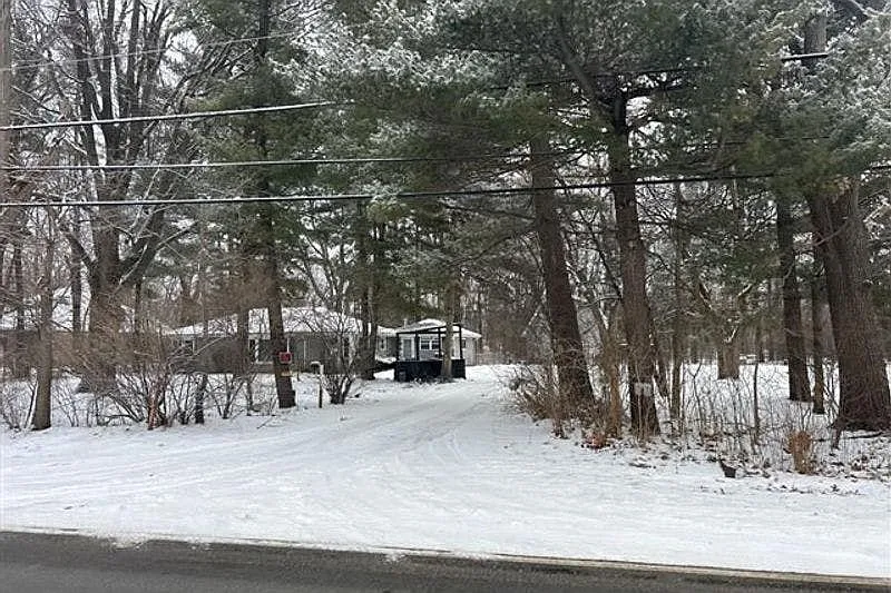 2681 Waldron Rd photo 1