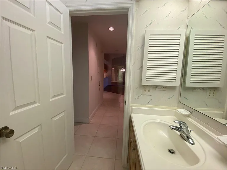 1427 SW 47th Ter #202 — Photo 24