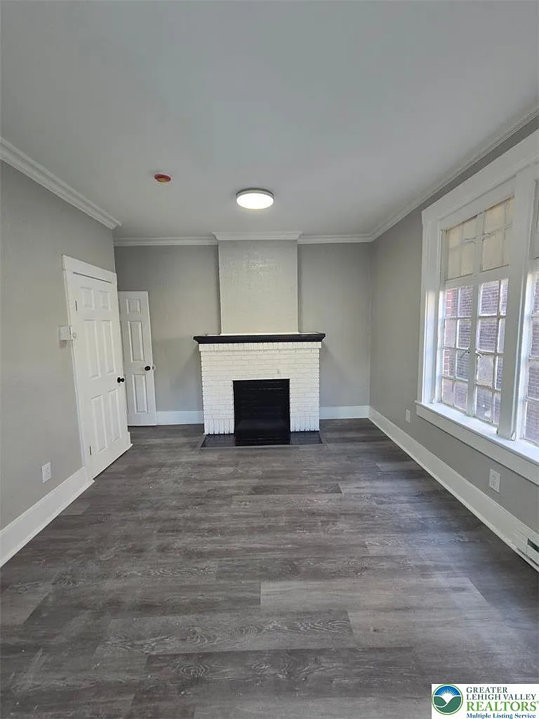 1 bed, 1.5 bath, 700 sqft, $1,250 — Photo 2
