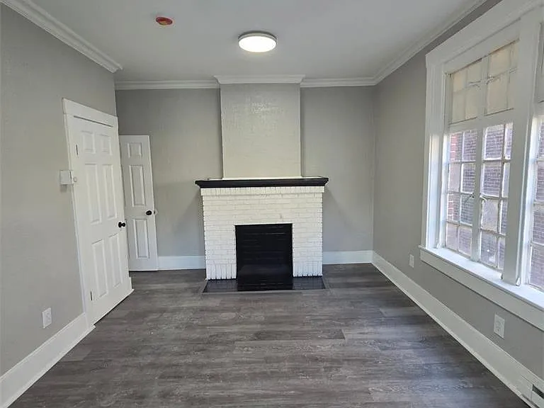104 N 8th St #2R — Photo 2