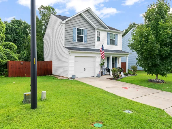 453 Randolph Dr, Clayton, NC 27520