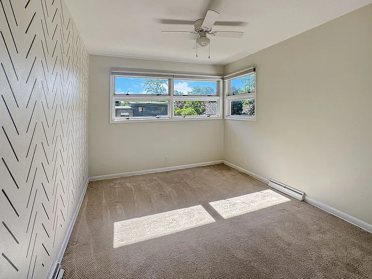 1353 Pinecrest Ave SE — Photo 9