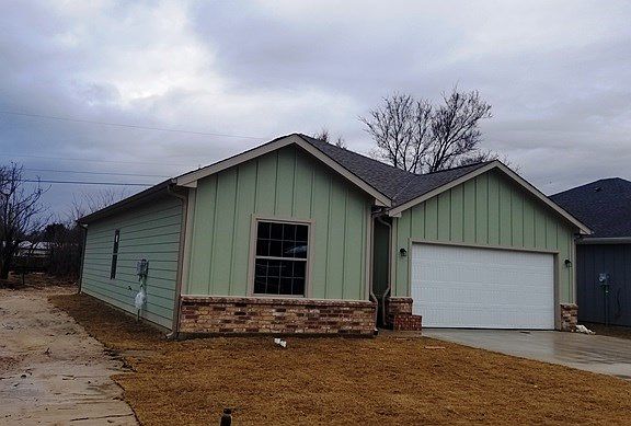2nd image of 151 Westview Dr