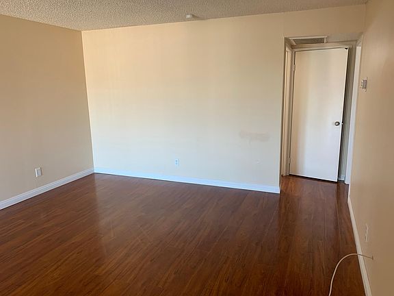 4th image of 1405 Vegas Valley Dr APT 406