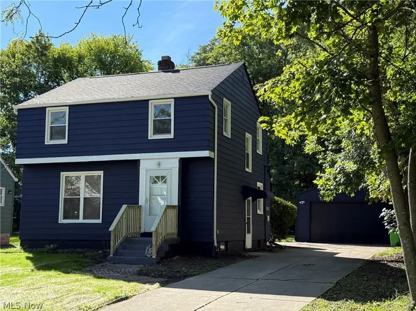 4374 Prasse Rd, South Euclid, OH 44121