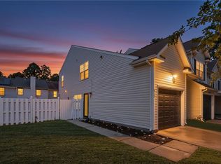 815 Admissions Ct, Virginia Beach, VA 23462