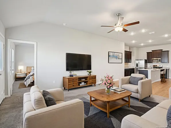 7019 Vista Loop, San Antonio, TX 78233