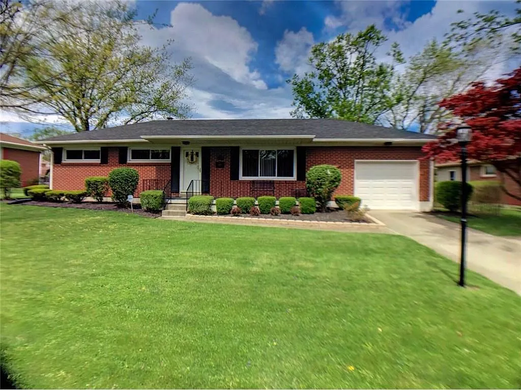 1108 Robin Rd photo 1