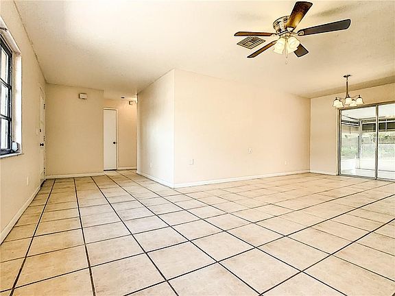 5th image of 1457 Lavender St