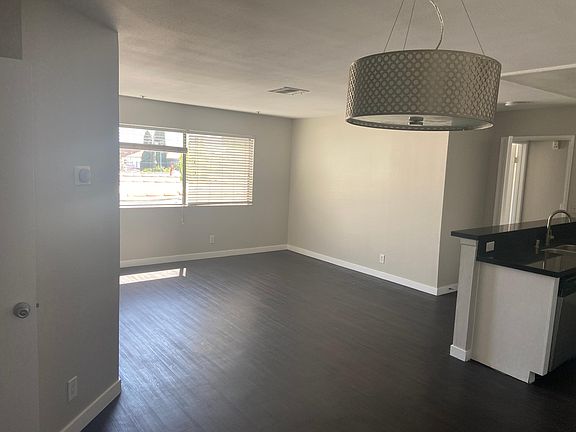 4th image of 1400 N Edgemont St #111