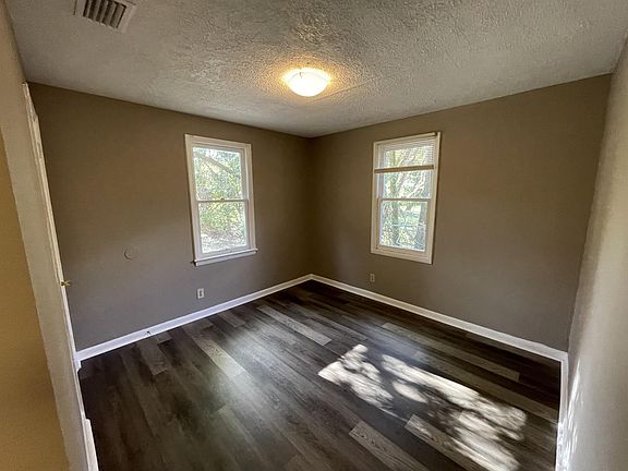 5th image of 5910 Droad St #1