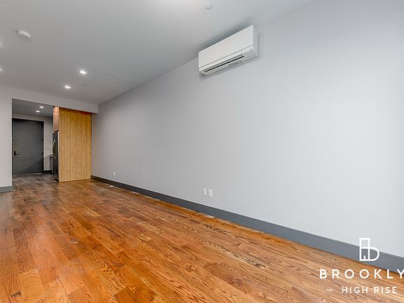 2nd image of 1461 Gates Ave APT 3H
