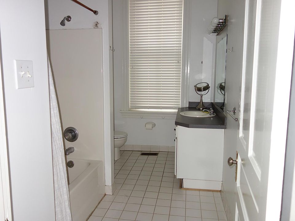 1st image of 117 N 29th St #1