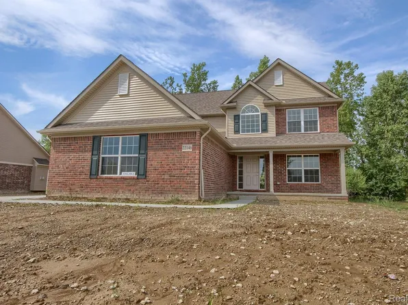 26811 Celtic Dr, Flat Rock, MI 48134