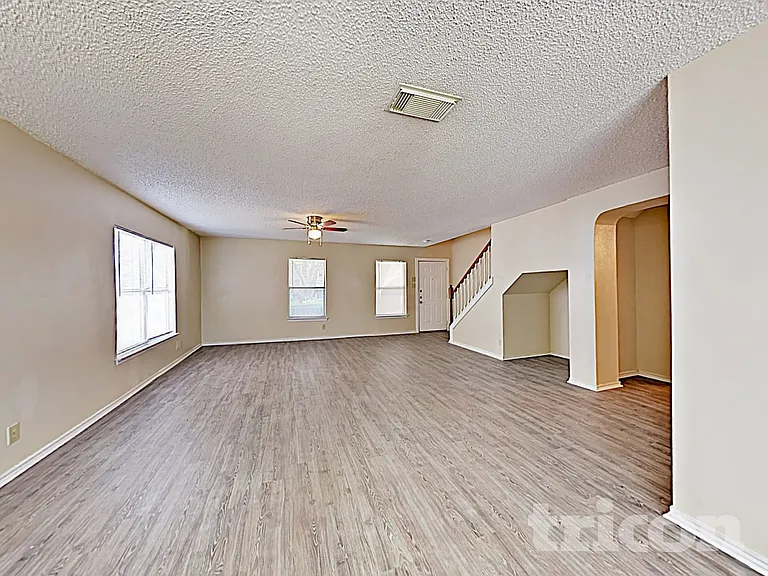 8015 Chestnut Barr Dr — Photo 2