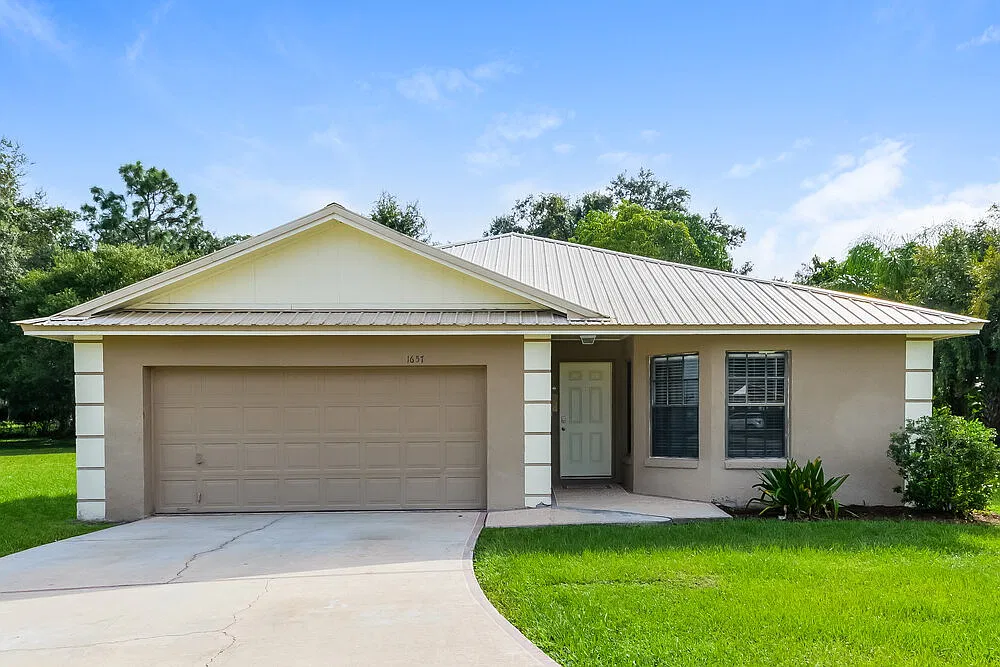 3 bed, 2.0 bath, 1362 sqft, $2,760 — Photo 1