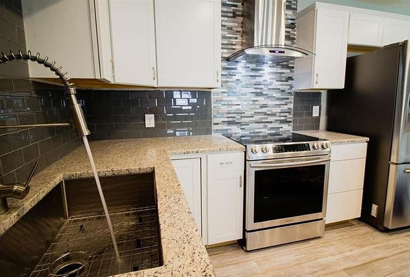 2nd image of 41021 W Bay View Ave