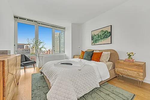 43-22 Queens St #910 Photo 1