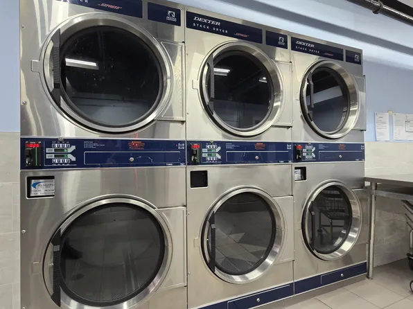 148-09 Northern Boulevard image 4 of 26