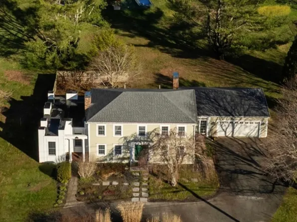 17 Federal Furnace Rd, Plymouth, MA 02360