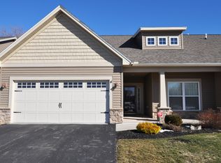 4 Golden Oaks Way, Gates, NY 14624