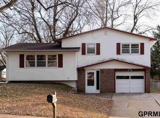 9703 Grand Ave, Omaha, NE 68134