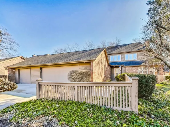 2494 Tall Oaks Dr, Elgin, IL 60123
