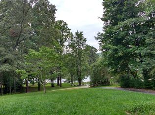 129 Adventure Trl, Mills River, NC 28759