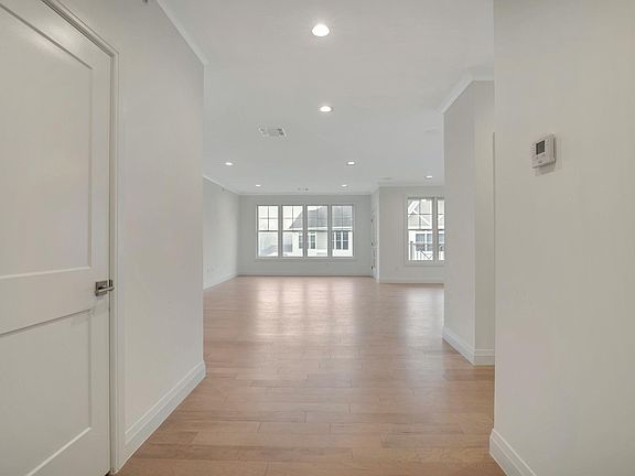5th image of 30304 Spruce Pond Cir