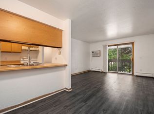 421 Balderson St APT 6, Sheridan, MI 48884