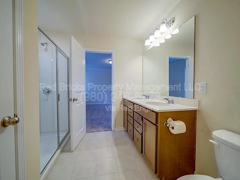 7015 Thornrose Dr — Photo 20