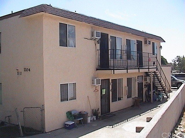 1st image of 1104 E La Deney Ct