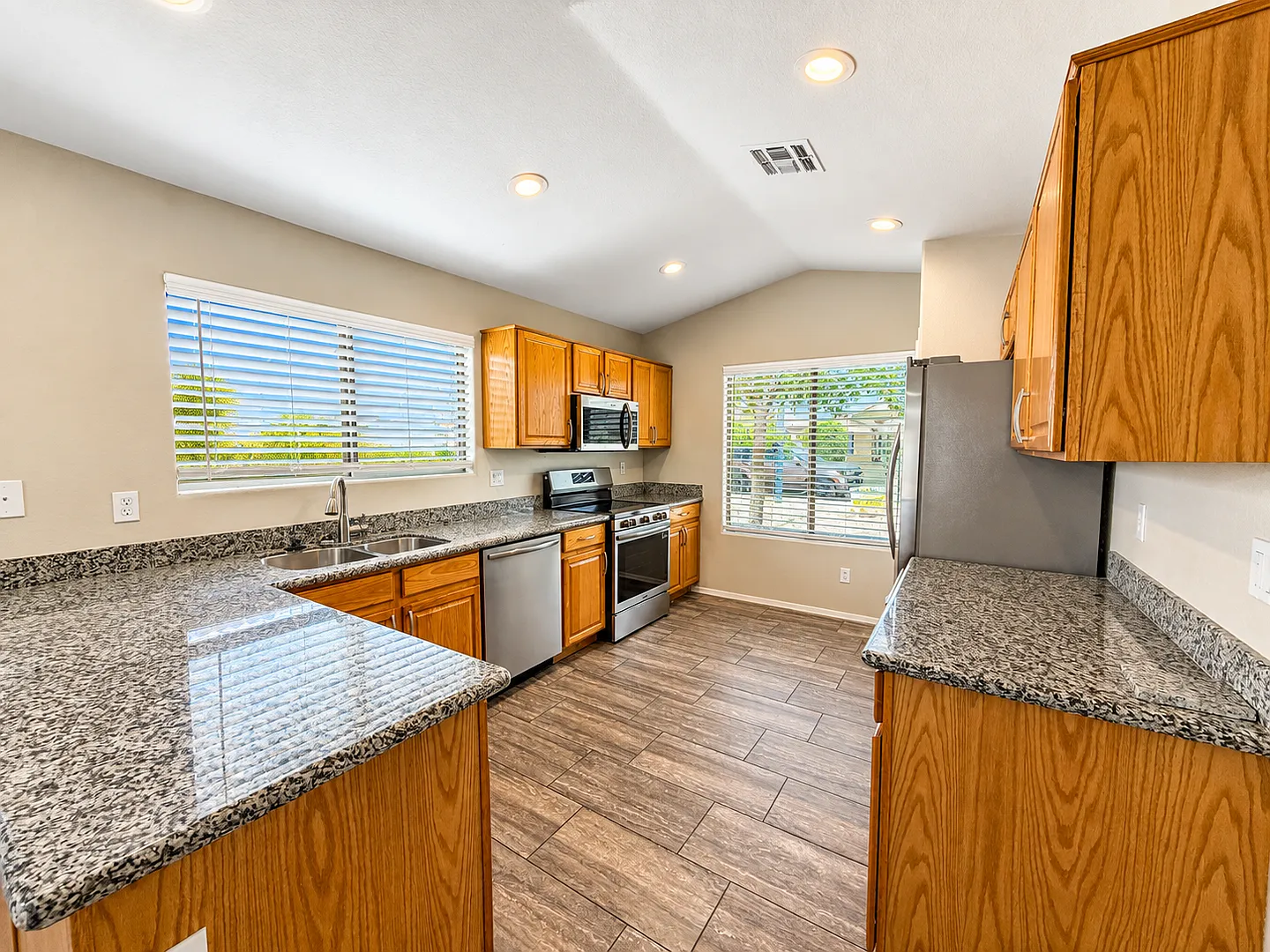 Nice 3 bedroom 2 bath move in ready! — Photo 1