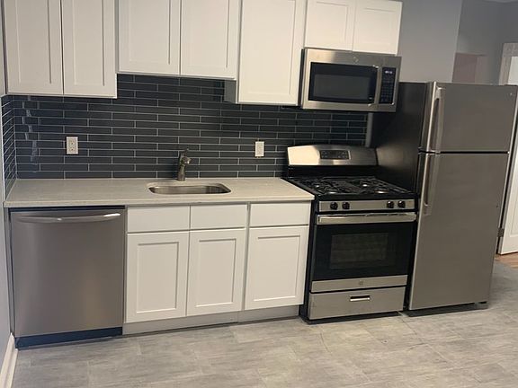 2nd image of 24 Vine St Floor 2