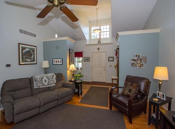 2nd image of 18401 Cypress Dr