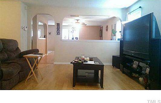 2nd image of 32 Valleyfield Dr