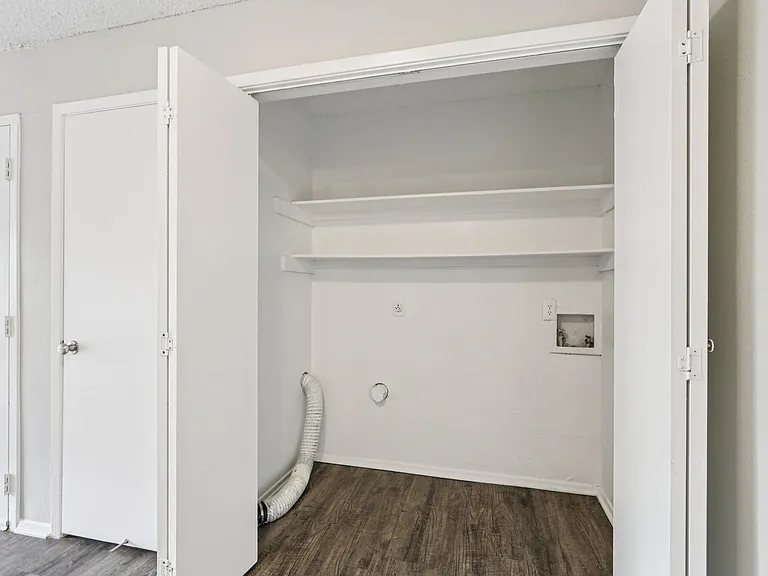 A1 - 1BD, 1BA - 707SF - W/D Connections