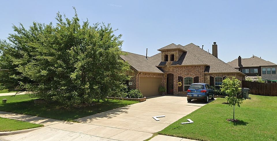 1st image of 202 Kenwood Dr