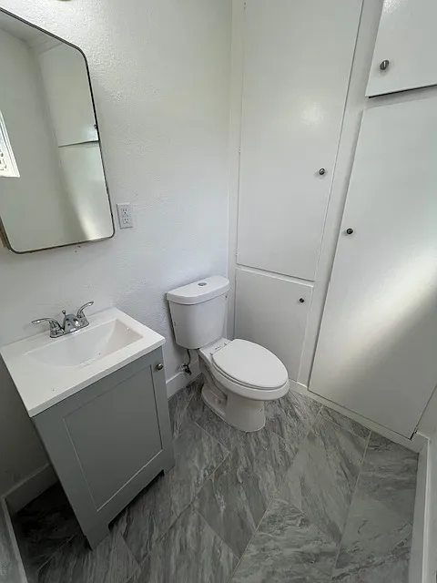 2 bed, 1000 sqft, $2,700 — Photo 4
