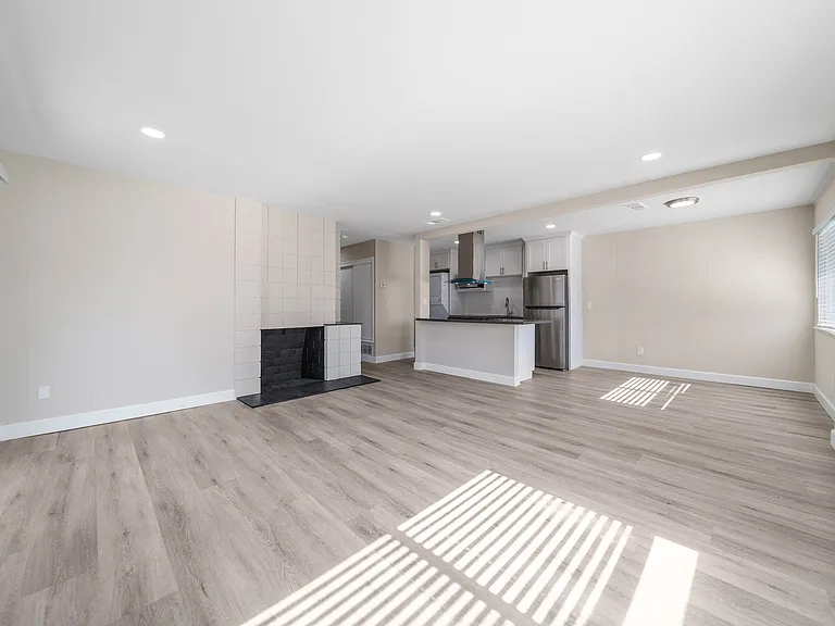 Wescove Apartments — Photo 2