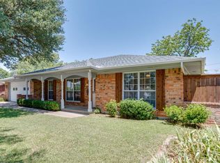 504 Rolling Hills Dr, Midlothian, TX 76065