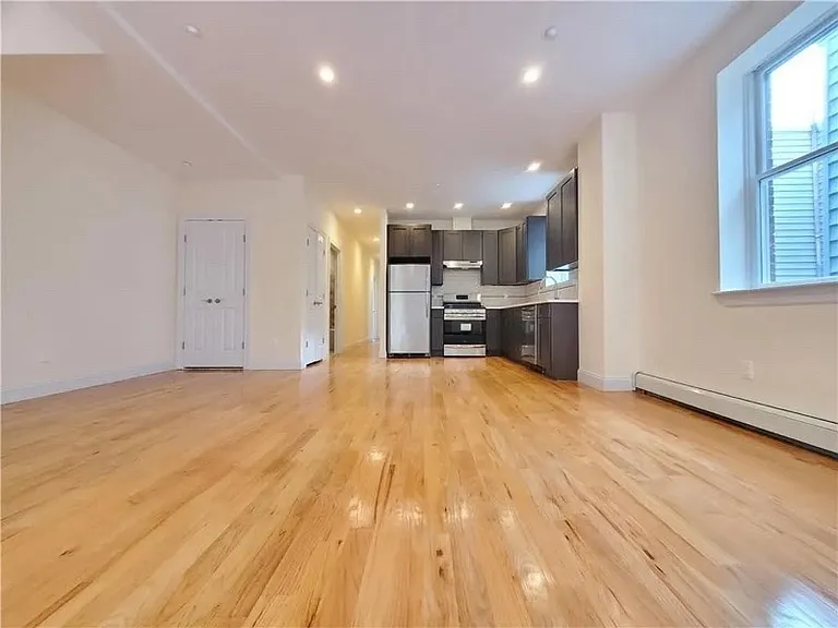 121 Bay 23rd St #3A — Photo 11