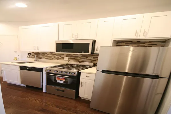 Rented by REAL New York | media 21