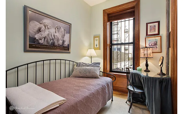 Sold by Douglas Elliman | media 14