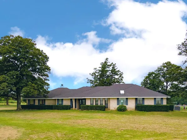 1712 County Road 4240, Mount Pleasant, TX 75455