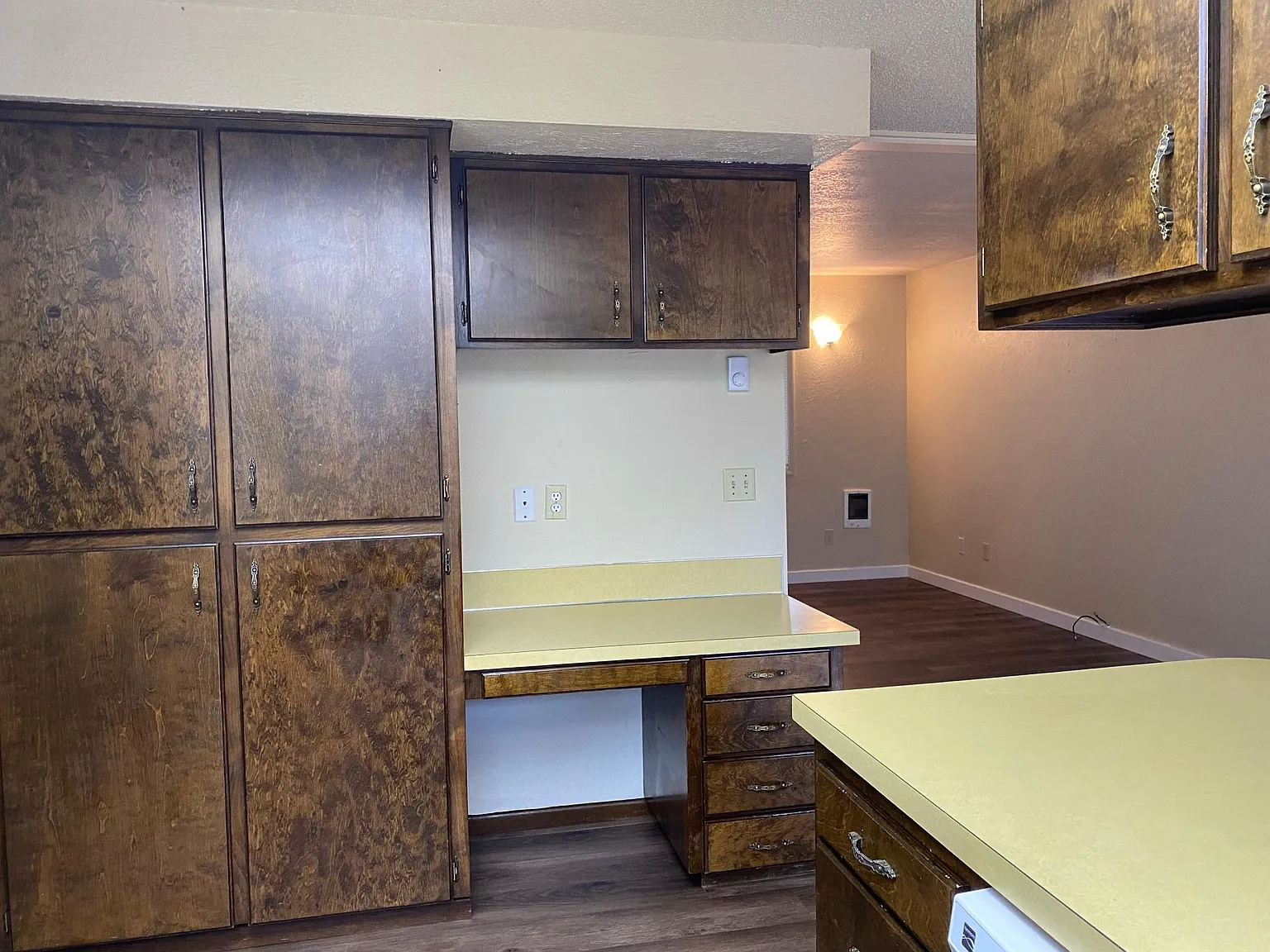 2 bed, 1.5 bath, 1296 sqft, $1,595 — Photo 4