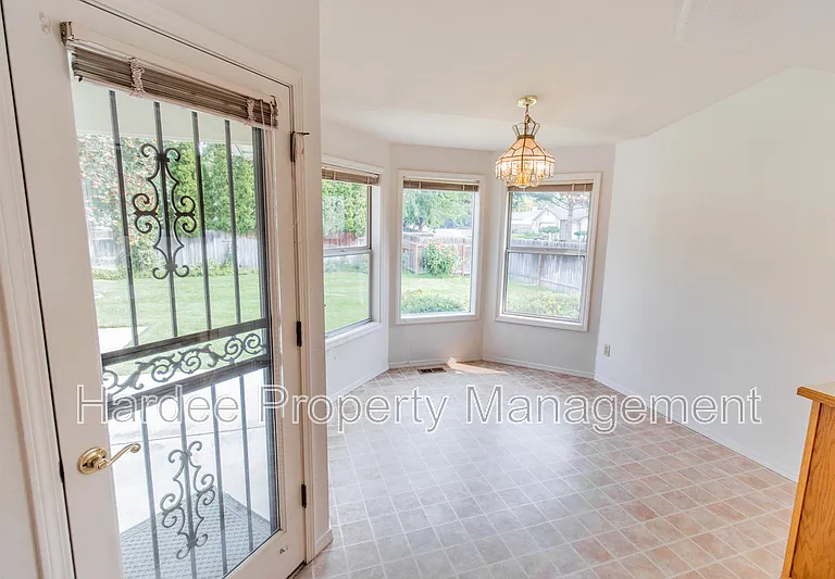 9952 W Pattie Dr — Photo 11