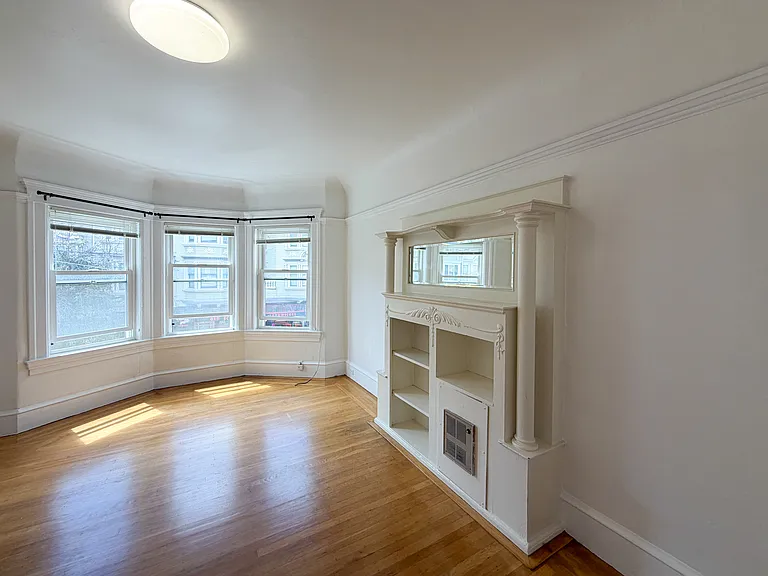 618 Cole St — Photo 2