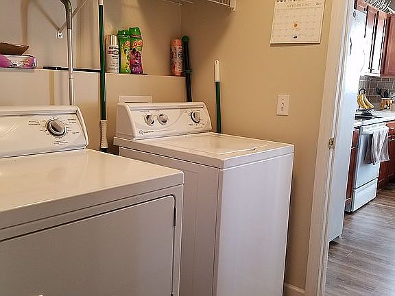 5th image of 14 Berkshire Ct